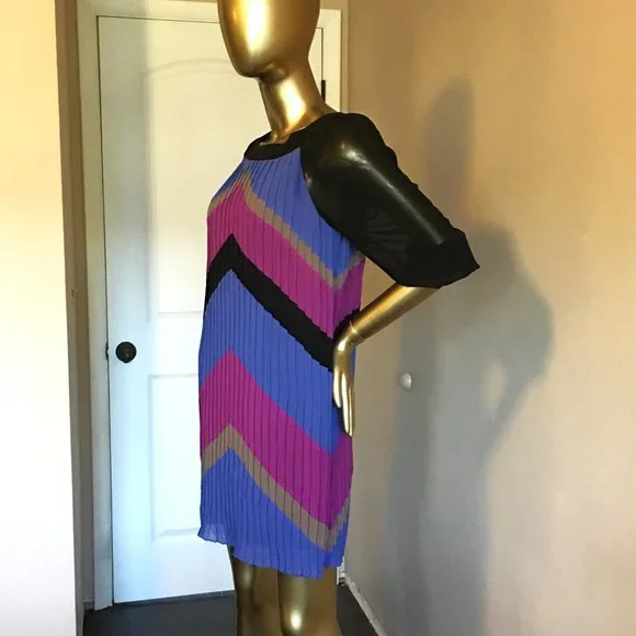 MAXandCLEO Pleated Chevron Print Dress XXS - Picture 4 of 8